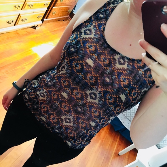 🌱Patterned Tank🌱 - Picture 2 of 5